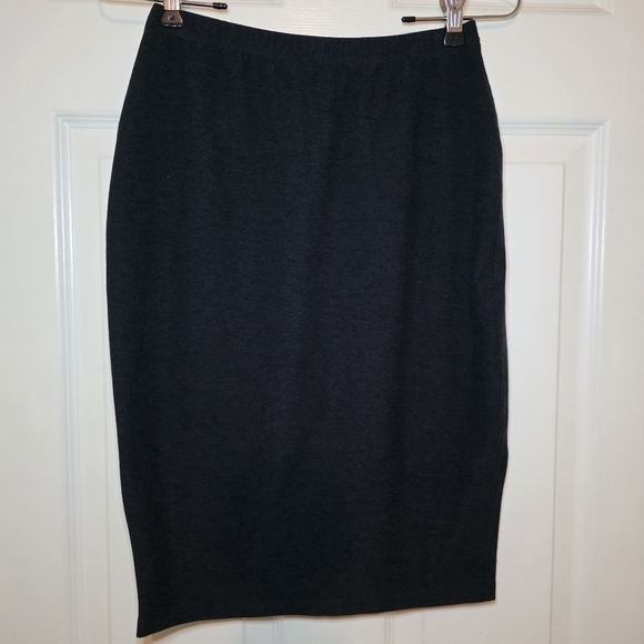 Beyond Yoga Women's "On The Town" Stretch Dark Knit Gray Skirt Sz XS - Picture 1 of 9
